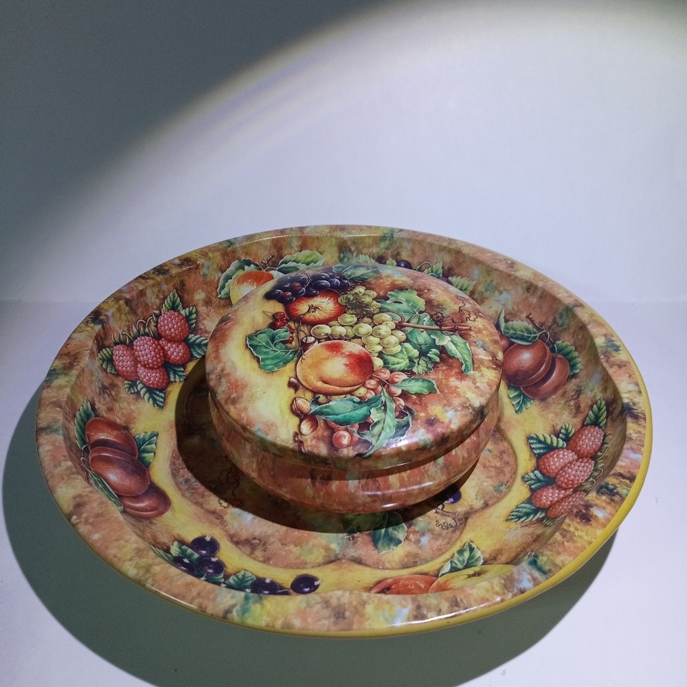 Vintage Dasher Dasher decorated ware made in England sizes in pics